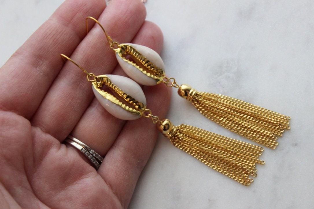 Sea Shell Earrings, Trendy Tassel Earrings, Cowrie Shell Earrings, Shell Jewelry, Beach Jewelry, 21st birthday gift, beach lover gift