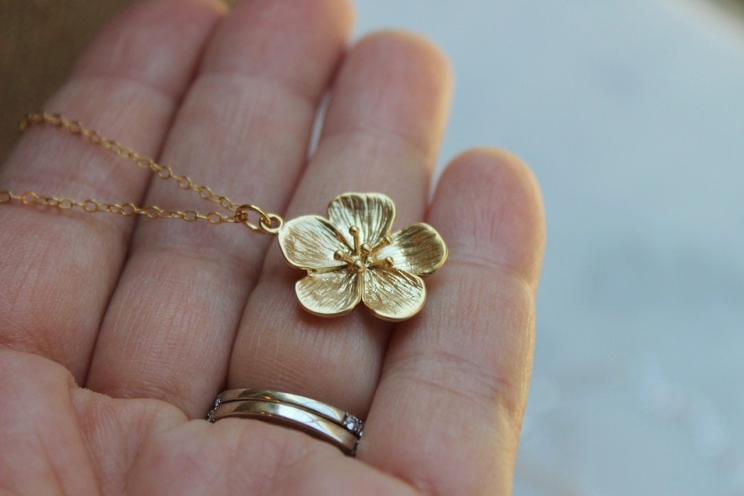 Flower girl hot sale pendant