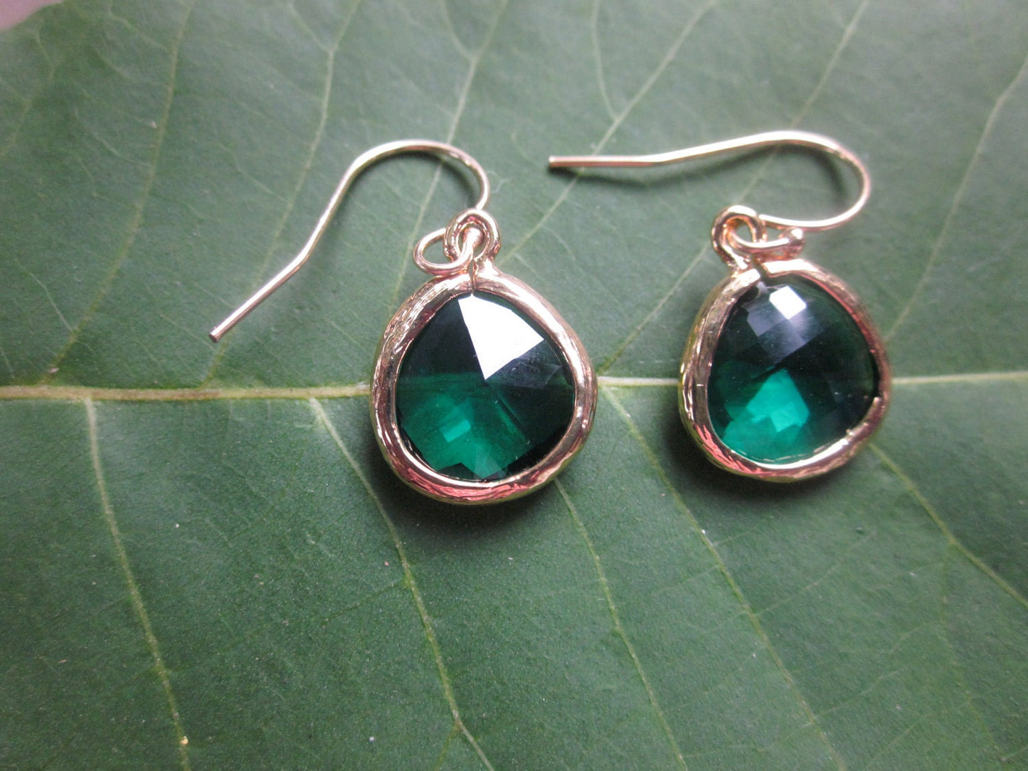 Emerald Green Earrings - Gold Plated -  Bridesmaid Earrings - Bridal Earrings