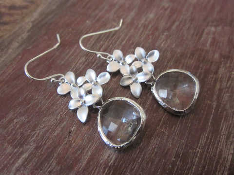 Silver Clear Earrings - Glass Earrings - Flower Earrings - Bridal Earrings - Bridesmaid Earrings - Wedding Earrings