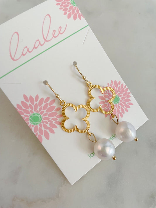 Gold Clover Earrings, Gold Bridal Earrings, Gold Wedding Earrings, Pearl Earrings, Bridesmaid Jewelry, Gold Bridal Jewelry, Statement Bridal