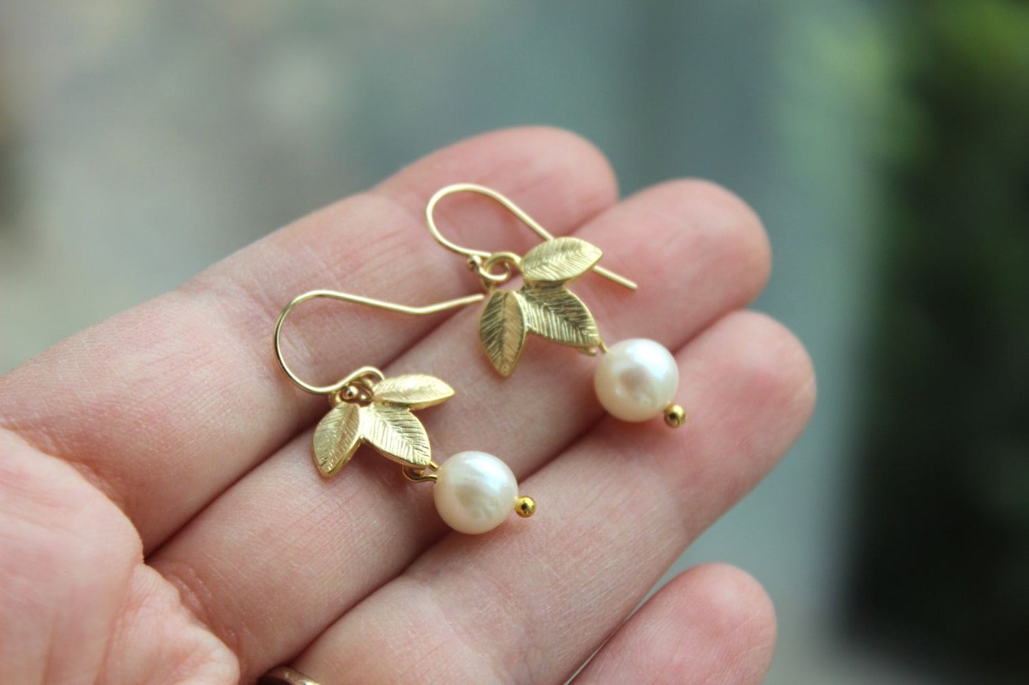 Gold Freshwater Pearl Earrings Gold Leaf Earrings - White Pearl Earrings - Gold Pearl Jewelry Bridesmaid Earrings - Pearl Bridal Earrings