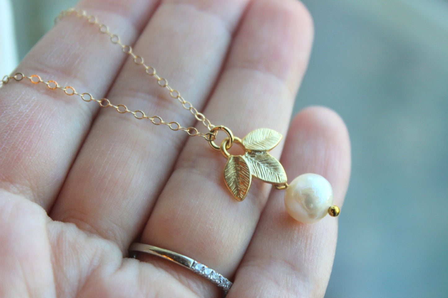 White Freshwater Pearl Necklace Gold Leaf Necklace - Freshwater Pearl Jewelry - Round Pearl Bridesmaid Jewelry - Pearl Bridal Necklace